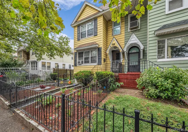 Photo 3 of Single family home for sale at 11510 Van Wyck Expy, New York, NY 11420 | MLS# 1032388 | Listing updated on 2026-09-13
