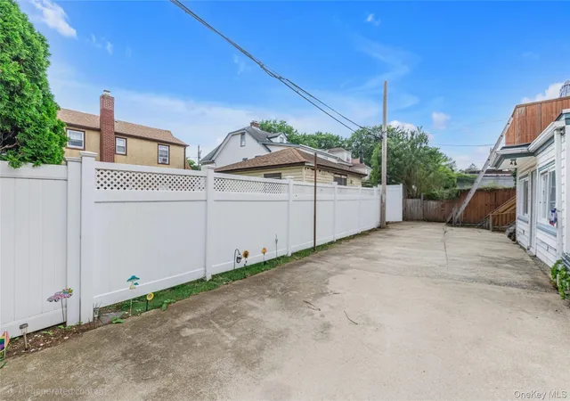 Photo 22 of Sale Pending at 322 Jericho Turnpike, Hempstead, NY 11001 | MLS# 1032624 | Listing updated on 2026-10-22