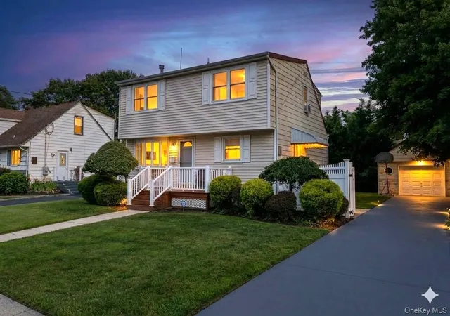 Photo 3 of Single family home for sale at 320 Aster Rd, Islip, NY 11795 | MLS# 1032654 | Listing updated on 2026-09-13