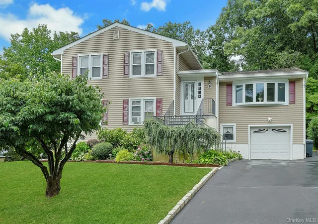 Photo 1 of Sale Pending at 7 Holly Ridge Rd, Mount Pleasant, NY 10595 | MLS# 1032856 | Listing updated on 2026-09-15