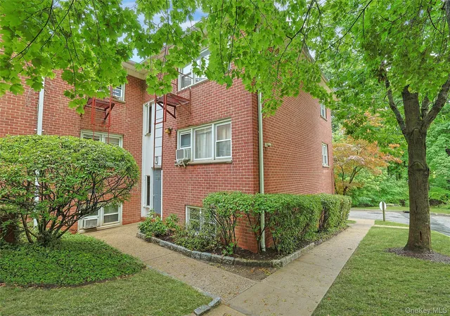 Photo 3 of Condo for sale at 140 N Broadway #U-4, Greenburgh, NY 10533 | MLS# 1032887 | Listing updated on 2026-09-10