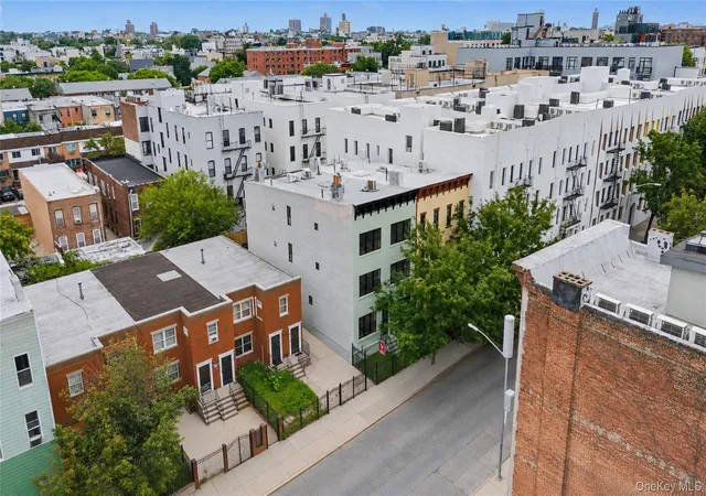 Photo 2 of House for sale at 124 Grove St, New York, NY 11221 | MLS# 1032946 | Listing updated on 2026-10-21