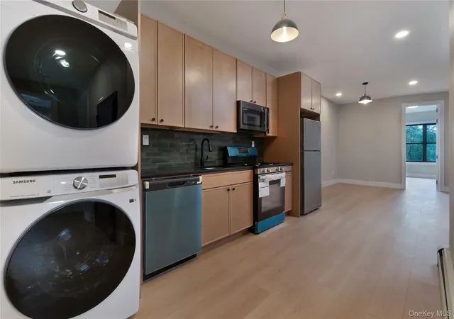 Photo 3 of House for sale at 124 Grove St, New York, NY 11221 | MLS# 1032946 | Listing updated on 2026-10-21