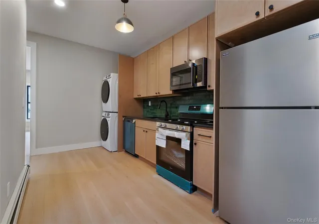 Photo 4 of House for sale at 124 Grove St, New York, NY 11221 | MLS# 1032946 | Listing updated on 2026-10-21