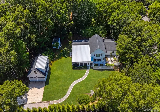 Photo 1 of Single family home for sale at 36 Breezy Dr, Southampton, NY 11963 | MLS# 1032956 | Listing updated on 2026-09-12