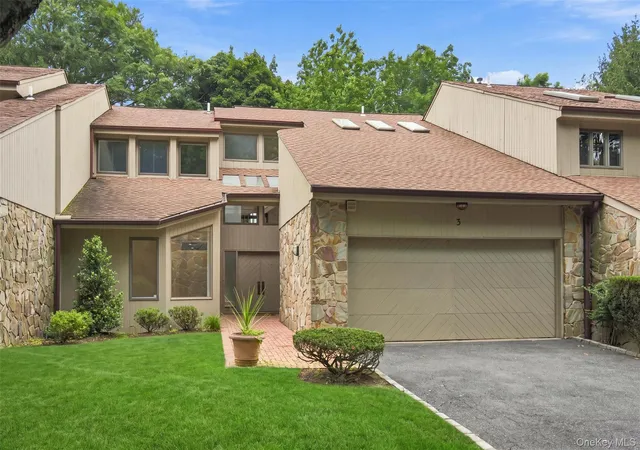 Condo for sale at 3 Willada Ln, Glen Cove, NY 11542 | MLS# 1032996