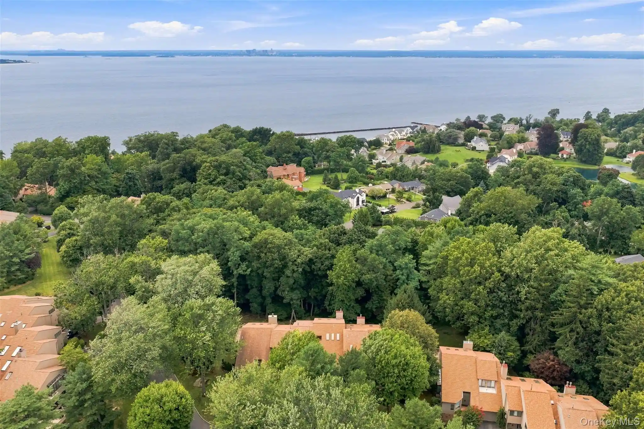 Listing Photo 2 - Condo for sale in 3 Willada Ln located at 3 Willada Ln, Glen Cove, NY 11542 - Unit 3 Willada Ln