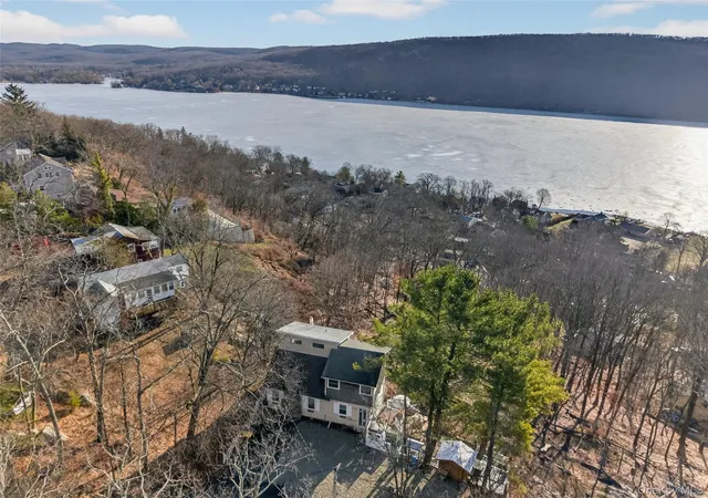 Photo 2 of Single family home for sale at 173 Brook Trl, Warwick (town), NY 10925 | MLS# 1033053 | Listing updated on 2026-09-12