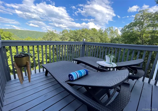 Photo 3 of Single family home for sale at 173 Brook Trl, Warwick (town), NY 10925 | MLS# 1033053 | Listing updated on 2026-09-12