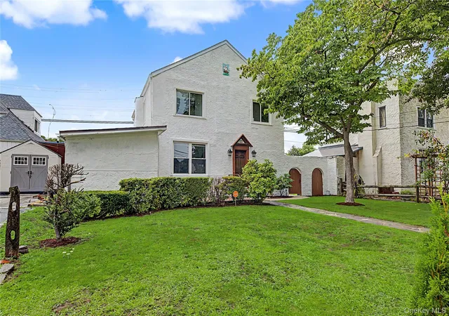 Photo 2 of Single family home for sale at 25 Longmeadow Rd, Yonkers, NY 10704 | MLS# 1033294 | Listing updated on 2026-09-18