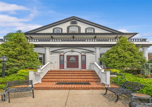 Photo 3 of Single family home for sale at 190 Beach 137th St, New York, NY 11694 | MLS# 1033528 | Listing updated on 2026-09-14