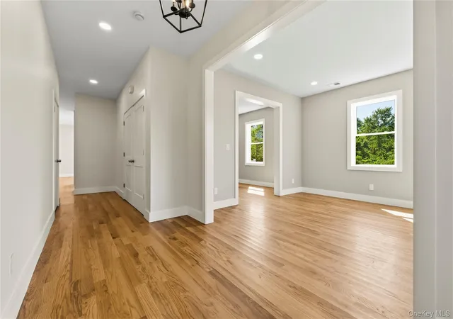 Photo 3 of Single family home for sale at 9 Bills Ln, Marlboro, NY 12547 | MLS# 1033538 | Listing updated on 2026-10-03