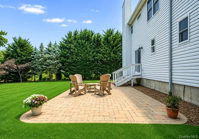 Photo 4 of Single family home for sale at 26 River Ave, Southampton, NY 11941 | MLS# 1033696 | Listing updated on 2026-09-19