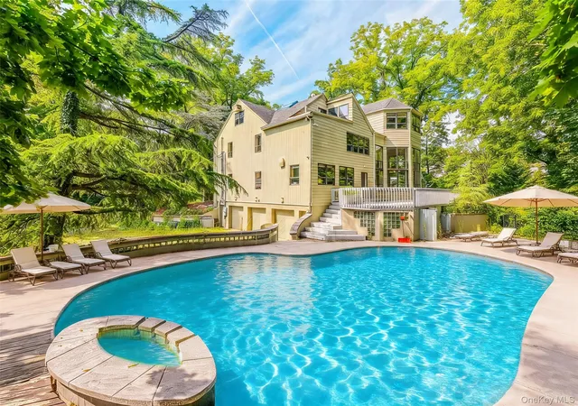 Photo 2 of Single family home for sale at 6 The Maples, North Hempstead, NY 11576 | MLS# 1033823 | Listing updated on 2026-09-28