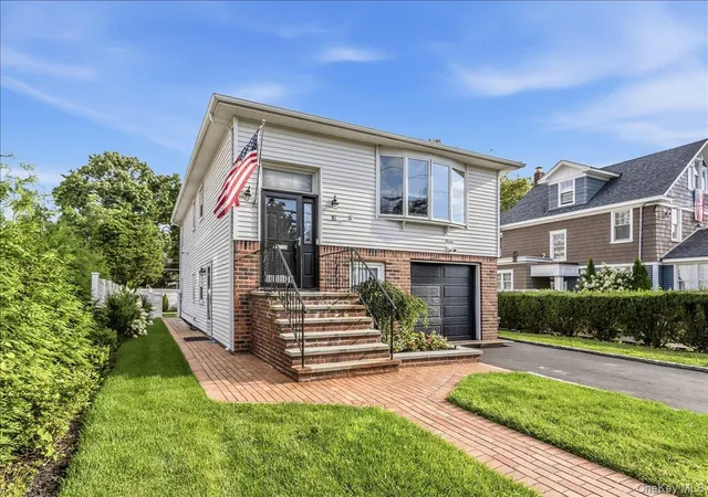 Photo 3 of Single family home for sale at 16 Netz Pl, North Hempstead, NY 11507 | MLS# 1033844 | Listing updated on 2026-09-12