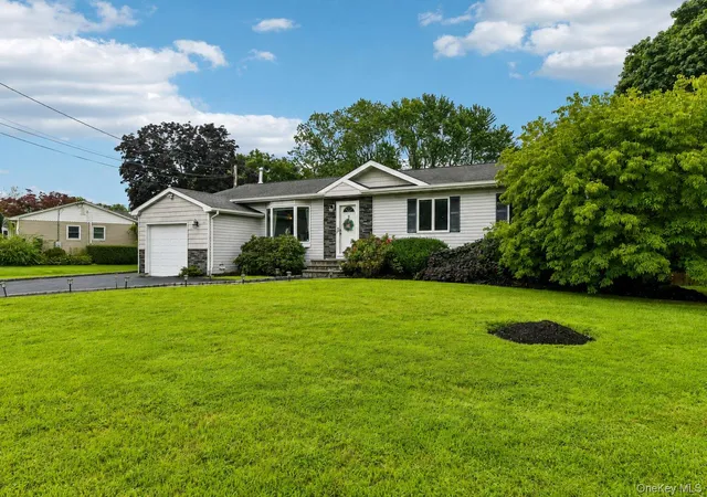 Photo 3 of Sale Pending at 38 Nathan Dr, Islip, NY 11716 | MLS# 1033901 | Listing updated on 2026-09-10