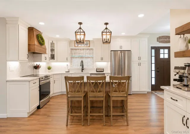 Photo 3 of Single family home for sale at 41 Miller Pl, Hempstead, NY 11756 | MLS# 1033911 | Listing updated on 2026-09-13