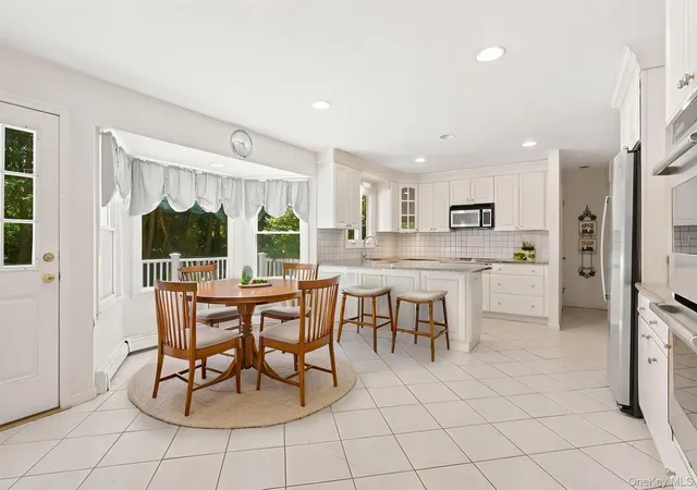 Photo 4 of Single family home for sale at 5 Hampton Pl, Bedford, NY 10536 | MLS# 1033996 | Listing updated on 2026-09-26