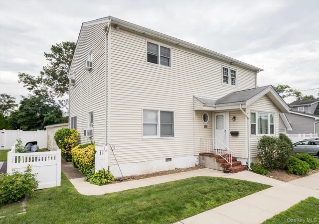 Photo 3 of Single family home for sale at 1135 Ruth Pl, Hempstead, NY 11710 | MLS# 1034022 | Listing updated on 2026-09-14