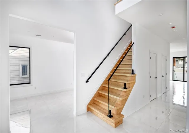 Photo 3 of Single family home for sale at 544 Arlington Rd, Hempstead, NY 11516 | MLS# 1034077 | Listing updated on 2026-09-22