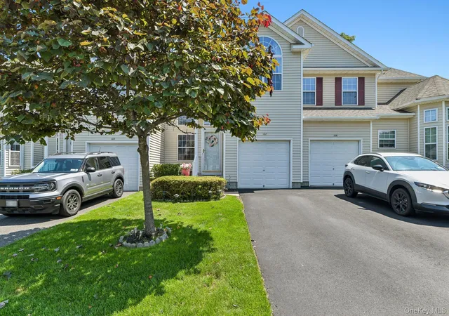 Condo for sale at 107 Kettles Ln, Brookhaven, NY 11763 | MLS# 1034106