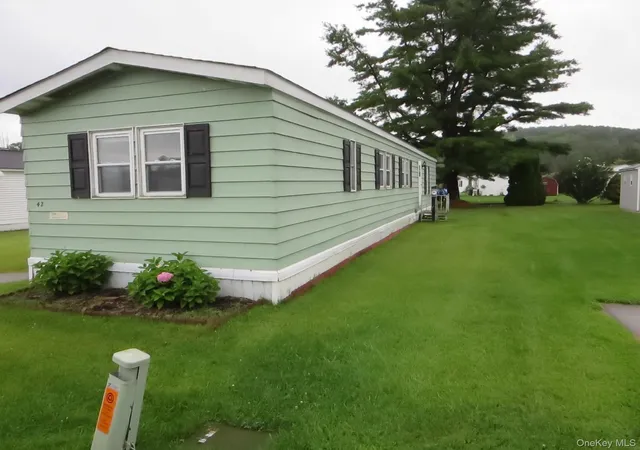 Photo 2 of Manufactured home for sale at 42 Mallard, Dover, NY 12522 | MLS# 1034195 | Listing updated on 2026-09-22