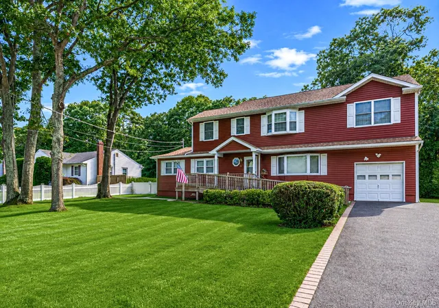 Photo 3 of Sale Pending at 26 Wilstan Ave, Brookhaven, NY 11772 | MLS# 1034208 | Listing updated on 2026-09-09