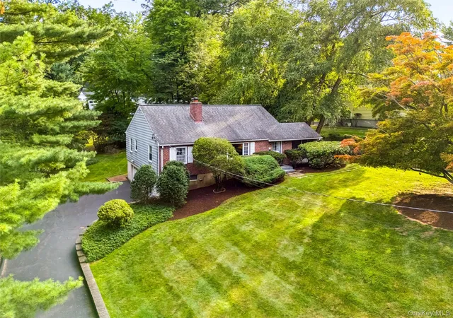 Photo 1 of Single family home for sale at 31 Briarwood Dr, Clarkstown, NY 10956 | MLS# 1034246 | Listing updated on 2026-09-10