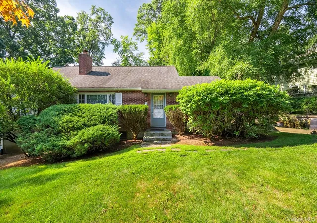 Photo 2 of Single family home for sale at 31 Briarwood Dr, Clarkstown, NY 10956 | MLS# 1034246 | Listing updated on 2026-09-10