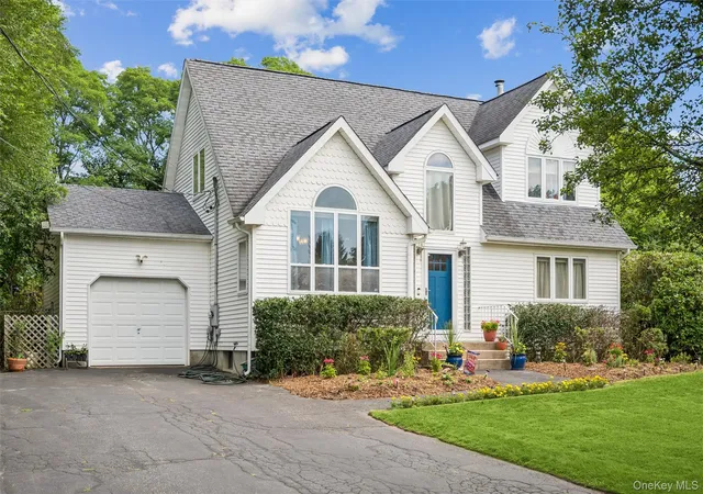 Photo 1 of Sale Pending at 7 Jarvis Ln, Brookhaven, NY 11934 | MLS# 1034267 | Listing updated on 2026-09-14