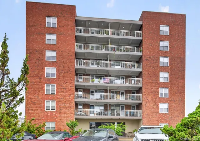 Photo 1 of Condo for sale at 855 E Broadway #5G, Long Beach, NY 11561 | MLS# 1034321 | Listing updated on 2026-09-13