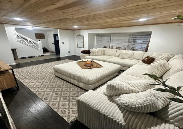 Photo 3 of Single family home for sale at 29 Rolling Hills Dr, Brookhaven, NY 11961 | MLS# 1034476 | Listing updated on 2026-09-15