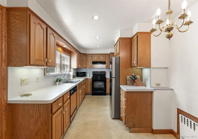 Photo 3 of Single family home for sale at 9 School St, White Plains, NY 10606 | MLS# 1034618 | Listing updated on 2026-09-13