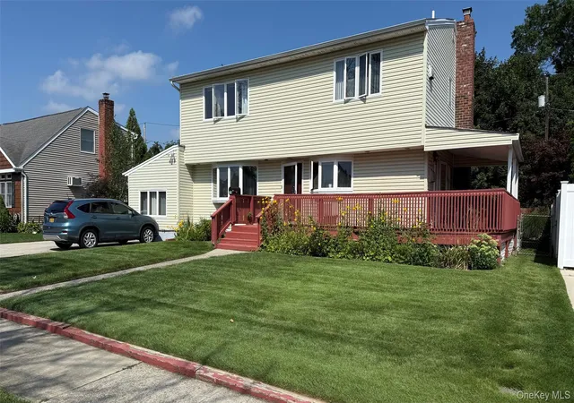 Photo 3 of Single family home for sale at 79 Elizabeth Dr, Oyster Bay, NY 11714 | MLS# 1034849 | Listing updated on 2026-09-14
