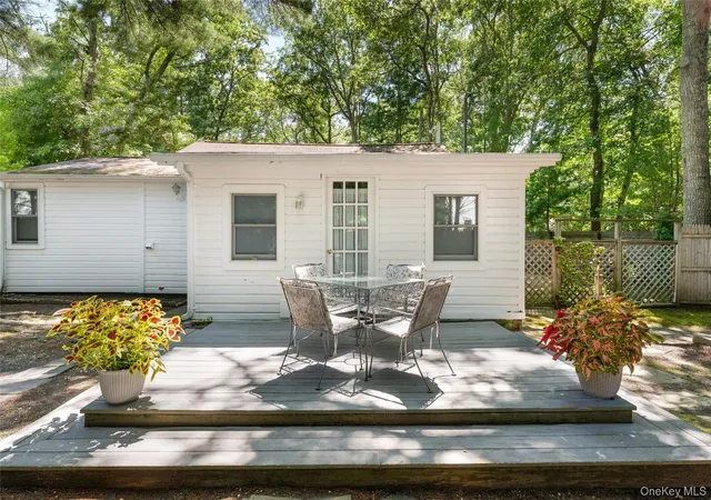 Photo 3 of Single family home for sale at 141 W Neck Rd, Southampton, NY 11968 | MLS# 1034856 | Listing updated on 2026-10-04