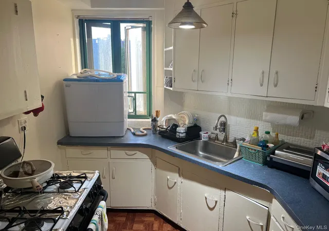Photo 2 of Condo for sale at 14 Metropolitan Oval #5G, New York, NY 10462 | MLS# 1034864 | Listing updated on 2026-09-13