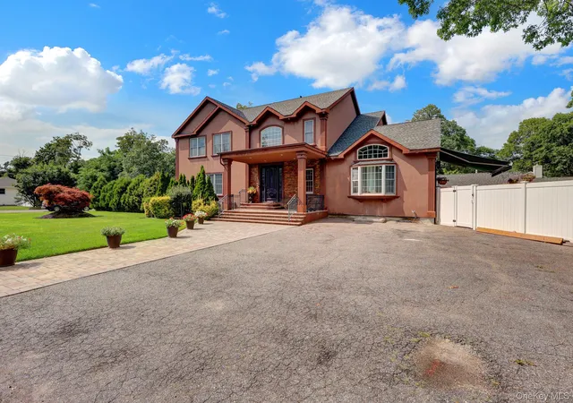 Photo 3 of Sale Pending at 21 Morris Ave, Brookhaven, NY 11772 | MLS# 1034905 | Listing updated on 2026-09-29
