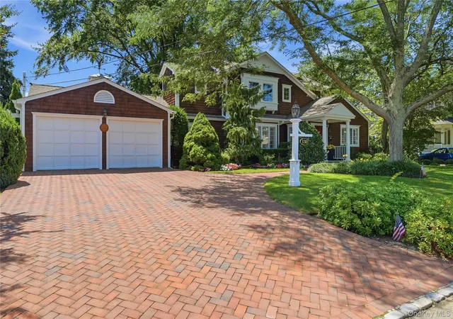 Photo 2 of Sale Pending at 130 Fairview Rd, Oyster Bay, NY 11758 | MLS# 1034948 | Listing updated on 2026-10-07