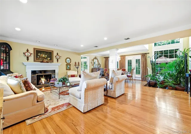 Photo 4 of Sale Pending at 130 Fairview Rd, Oyster Bay, NY 11758 | MLS# 1034948 | Listing updated on 2026-10-07