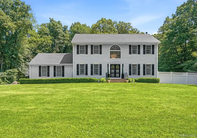 Photo 1 of Single family home for sale at 2 Tommys Ln, Lewisboro, NY 10590 | MLS# 1035007 | Listing updated on 2026-09-12