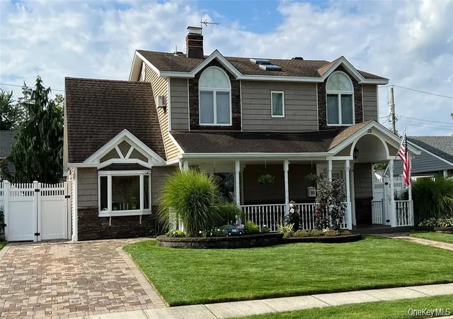 Photo 1 of Single family home for sale at 26 Ballad Ln, Oyster Bay, NY 11801 | MLS# 1035033 | Listing updated on 2026-09-13