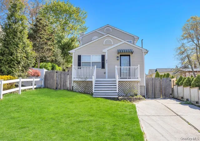 Photo 1 of Single family home for sale at 43 Comus Rd, Brookhaven, NY 11778 | MLS# 1035100 | Listing updated on 2026-09-12