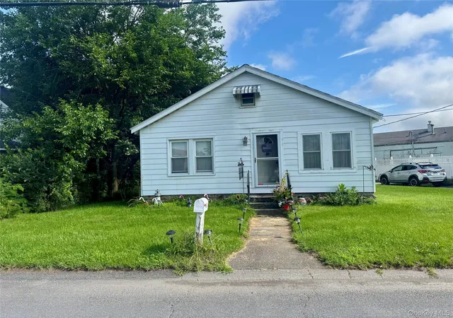 Photo 3 of Single family home for sale at 16 Esopus Ave, Ulster, NY 12401 | MLS# 1035122 | Listing updated on 2026-10-07