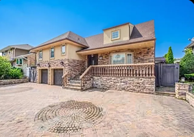 Photo 2 of Single family home for sale at 986 Peninsula Blvd, Hempstead, NY 11598 | MLS# 1035224 | Listing updated on 2026-09-15