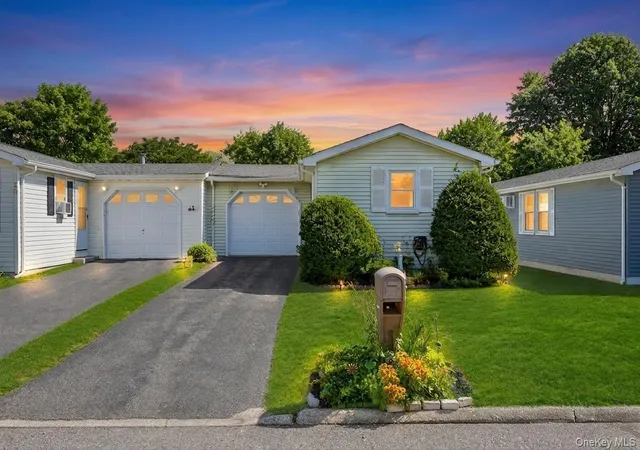 Condo for sale at 28 Greenwood Blvd, Brookhaven, NY 11949 | MLS# 1035243