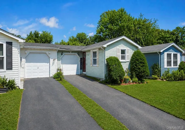 Photo 3 of Condo for sale at 28 Greenwood Blvd, Brookhaven, NY 11949 | MLS# 1035243 | Listing updated on 2026-09-13