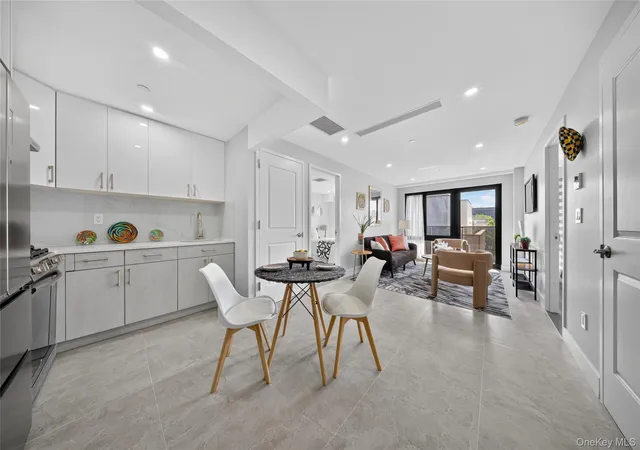 Photo 3 of Condo for sale at 643 5th Avenue #6D, New York, NY 11215 | MLS# 1035386 | Listing updated on 2026-09-15
