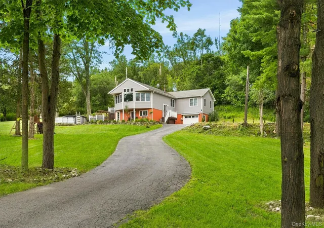 Photo 1 of Single family home for sale at 412 Laroe Rd, Chester Town, NY 10918 | MLS# 1035387 | Listing updated on 2026-09-12