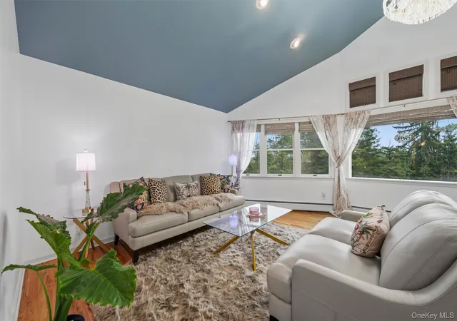 Photo 4 of Single family home for sale at 412 Laroe Rd, Chester Town, NY 10918 | MLS# 1035387 | Listing updated on 2026-09-28