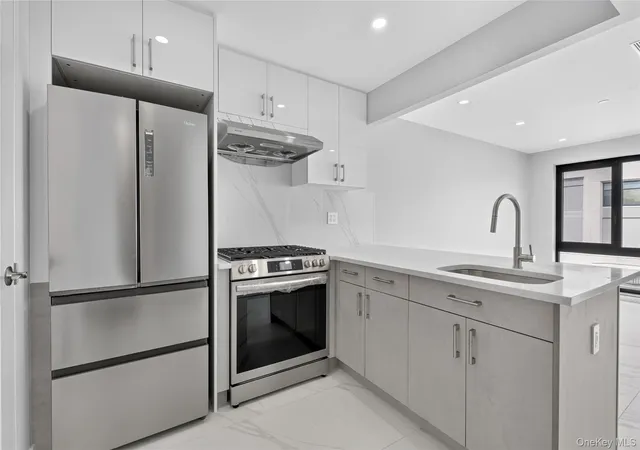 Photo 3 of Condo for sale at 643 5th Avenue #4A, New York, NY 11215 | MLS# 1035427 | Listing updated on 2026-09-15
